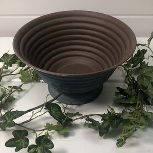 Harbor Gardens Rustic Blue Farmhouse Metal Bowl Country Decor Bowl NWOT